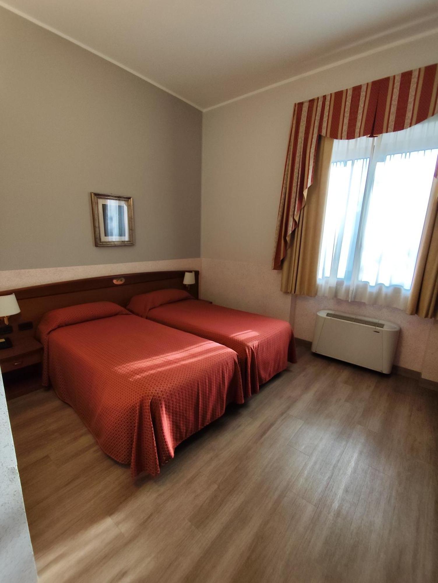 Hotel Majestic Сан Джулиано Миланезе Екстериор снимка